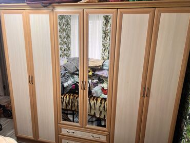 садовая мебель из ротанга: Спальный гарнитур, Б/у, Двуспальная кровать, Шкаф, ДСП, Самовывоз, цвет - Бежевый