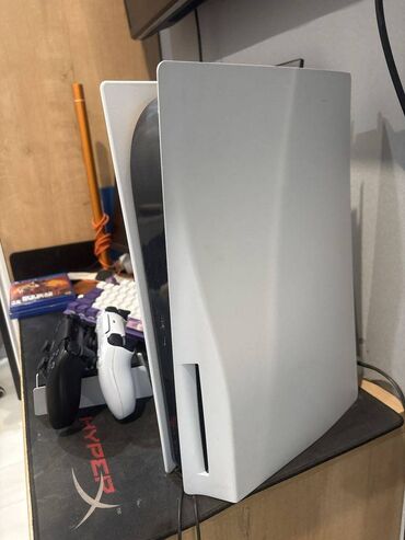 PS2 & PS1 (Sony PlayStation 2 & 1): Playstation 5 1TB. Ideal veziyyetde. Hec bir problemi yoxdu. Icinde
