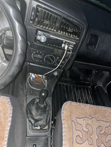 Volkswagen: Volkswagen Passat Variant: 1992 г., 1.8 л, Механика, Бензин, Универсал — 10