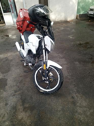 moped baqaj: Mototəslimat üçün hazır motosiklet dəsti - Ağ rəngli şəhər — 4