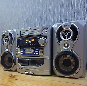 ses oturucu: JVC MX-J30 kompakt musiqi sistemi və 2ədəd Sony akustik sistem əla — 2