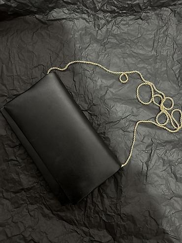 Qara çiyin/clutch çantası - Minimalist dizayn: hamar qara səth