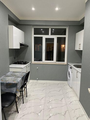 Uzunmüddətli kirayə mənzillər: Yeni Yasamal Albali usag bagcasinin yani 3 otag 100 kvadrat 700 azn