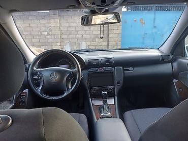 mercedes motor yağları: Mercedes-Benz C-Class sedan (W203), gümüş rəng. Xüsusiyyətlər: - — 4