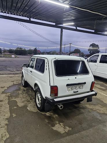 niva oturacaqlar: LADA Niva ağ rəngdə! (Satılmır! Yalnız barter olunur!!) maşının tək — 1