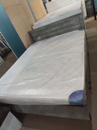Двуспальные кровати: Новая двуспальная кровать с ящиками с матрасом Размер 1.5*2 — 10