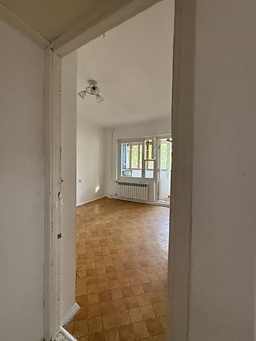 гасниса: 4 комнаты, 85 м², 12 мкр 1 этаж, Требуется ремонт — 9