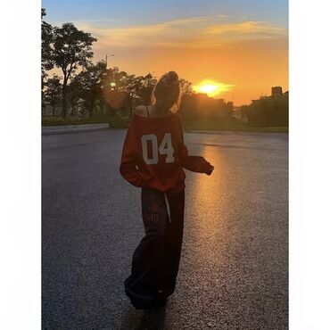 серый свитшот женский: Свободный свитшот в спортивном стиле - Цвет: бордовый - Принт