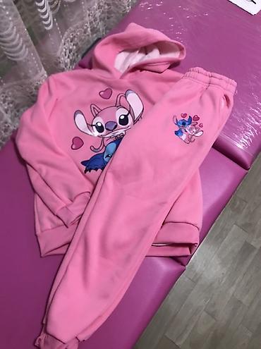 čile trenerka: Roze komplet trenerke za decu sa kapuljačom i printom crtanih likova — 4