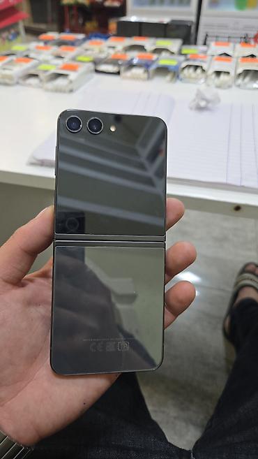 Samsung Z Flip, rəng - Qara lalafo.az -da Samsung Z Flip, rəng - Qara