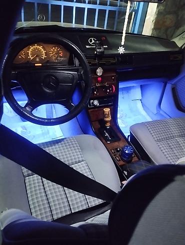 telefon tutacagi masin: Mercedes-Benz E 220: 2.2 l | Sedan — 5