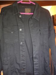Рубашки: Cins qara Pencek kurtka vetrovka model .M razmer cox gozel qalir