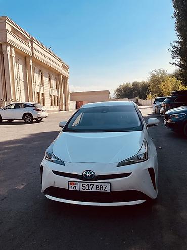Toyota Prius: 2019 г., 1.8 л, Вариатор, Гибрид, Лифтбек at lalafo.kg Toyota Prius: 2019 г., 1.8 л, Вариатор, Гибрид, Лифтбек