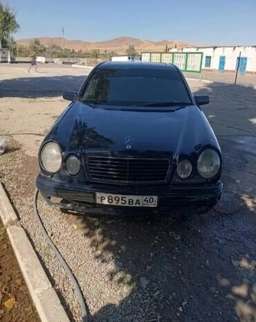 продаю или меняю с доплатой: Mercedes-Benz 220: 1995 г., 2.8 л, Механика, Бензин, Седан