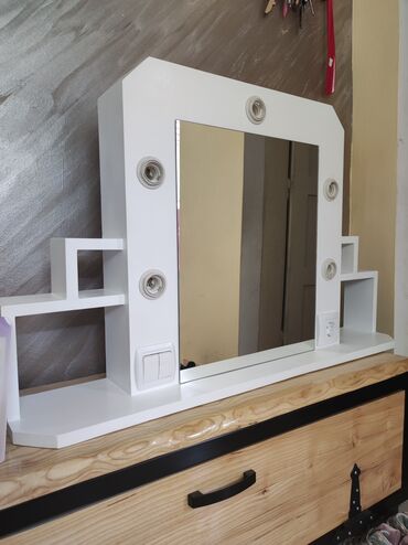 ukrasno zidno ogledalo: Ogledalo za šminkanje, shape - Nepravilni
