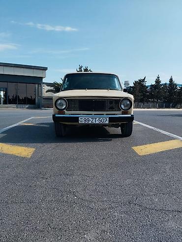 VAZ (LADA): VAZ 2101 sedan - Kuzov: bej rəng, 4 qapı, xrom ön-arxa bamperlər — 1