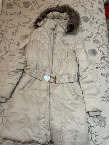 comma ženske zimske jakne: M (EU 38), L (EU 40)
