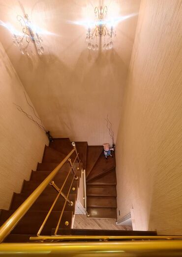 Yeni tikili: 4 otaqlı, Yeni tikili, 200 kv. m — 12