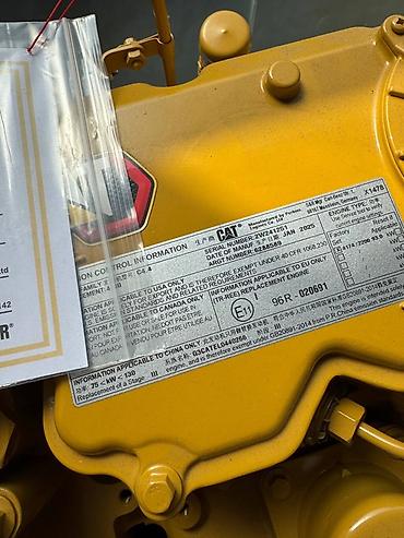 yükləyici traktor: Caterpillar dizel mühərriki – C4.4 sənaye tipli Texniki məlumat: - — 2