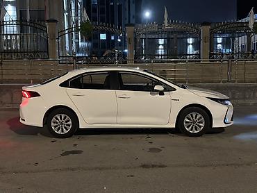 coroll: Toyota Corolla: 2022 г., 1.8 л, Вариатор, Гибрид, Седан — 3