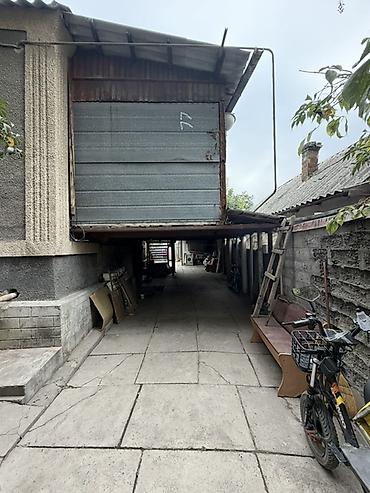 Үй сатып алам: 4 бөлмө, 110 м², 4 соток, Бишкек, Баят/Азиз базары Менчик ээси — 5