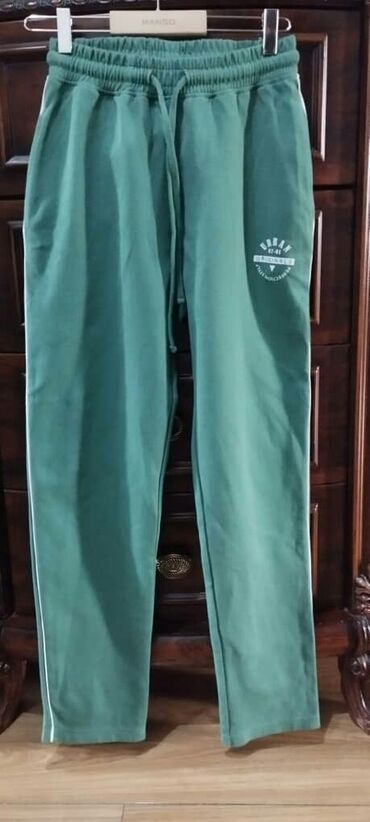 зеленые штаны мужские: Брюки XS (EU 34), S (EU 36), цвет - Зеленый