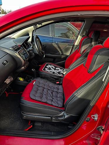 Honda: Honda Fit: 2003 г., 1.3 л, Хэтчбэк — 9