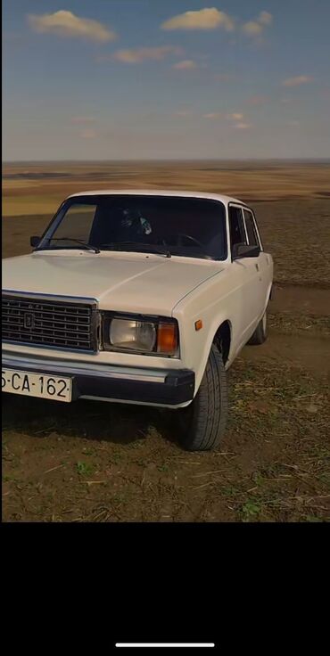 VAZ (LADA): VAZ 2107, ağ rəng, salam masnın heç bir problemi yoxdur gündelik — 2