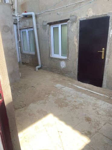 Həyət evləri və villaların satışı: Şağan 3 otaqlı, 62 kv. m, Yeni təmirli