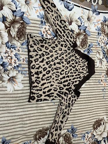 Брючные костюмы: Женские вещи набором: 1) Двойка бордового цвета из мягкого трикотажа — 8