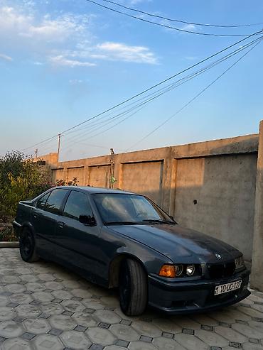 BMW: BMW 3 series: 1.8 l | 1993 il Sedan — 7