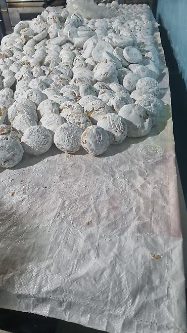 Домашняя выпечка ассорти - Покрытые сахарной глазурью пряники: мягкие