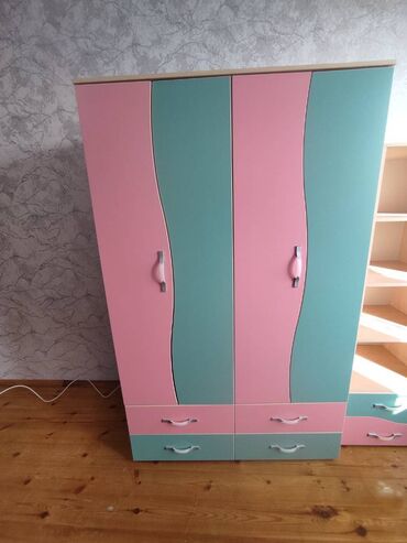 Dolablar: Dolablar yaxşı vəziyyətdədir. Ölçüləri aşağıdakı kimidir Kiçik - — 8