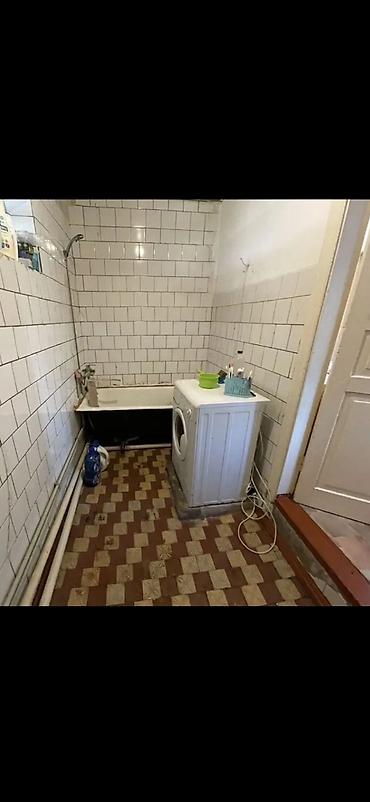 Үйлөрдү ижарага берүү: 60 м², 3 бөлмө, Ак-Ордо 1 ж/м, Чогуу жашоосу жок — 2