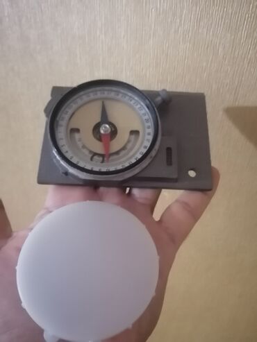 mercury kompas: Геологический компас – это специализированный измерительный прибор