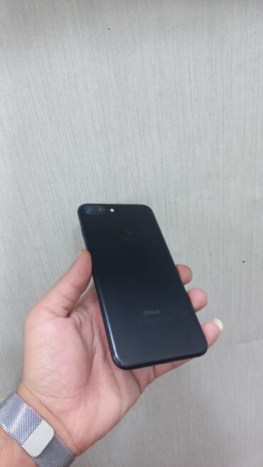 Digər mobil telefonlar: Satılır: 3 ədəd smartfon (şəkillərdə) 1) Apple iPhone (qara rəng) - — 32