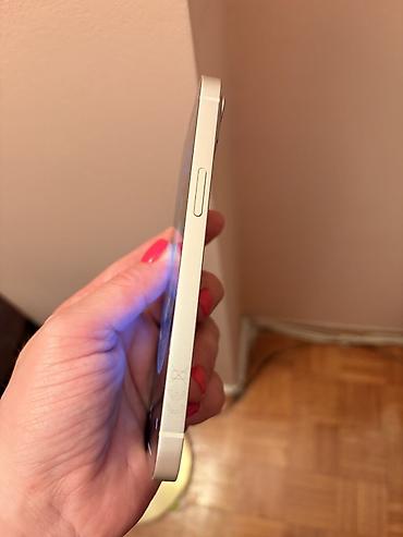 Apple iPhone: Apple iPhone 13 – bele boje - Ekran: 6.1" Super stanje telefona — 6