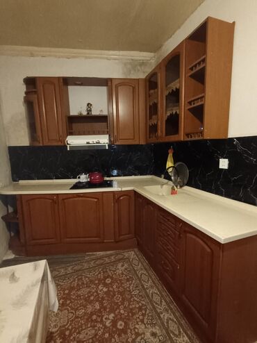 kuxna üçün moykalar: Metbex desti satilir qaz plitesi ile bir yerde, ustu mermerdi, kocle