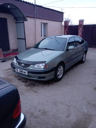 Toyota: Toyota Avensis: 2002 г., 1.8 л, Механика, Бензин, Хэтчбэк