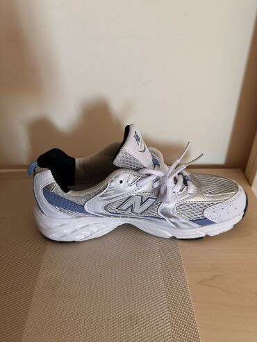 Свадебные платья и аксессуары: New Balance, Размер: 38.5, цвет - Белый, Новый