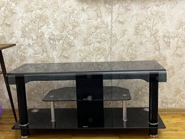 туалетный столик комод: Qara şüşə TV stendi - Material: qalın temperli tünd şüşə və metal