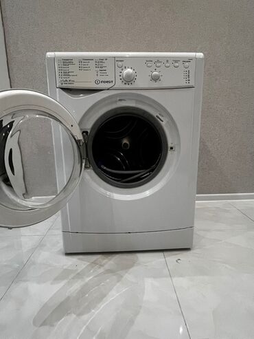 emmi tikiş fabriki: Paltaryuyan maşın Indesit, 5 kq, İşlənmiş, Avtomat, Qurutmasız, Kredit yoxdur, Ünvandan götürmə