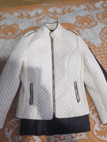 Кожаные куртки: Продаю женские куртки в идеальном состоянии
