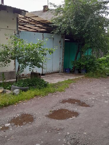 дома ул: Полдома, 50 м², 2 комнаты, Собственник, Старый ремонт