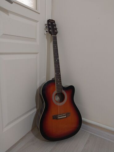 гитары в бишкеке: Срочно продаётся акустическая гитара 40 размер в хорошем состоянии
