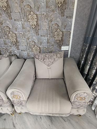 divan alan: Qonaq otağı üçün dəst divan Açılıb bağlanan divandir 3 ildir biznendi — 4