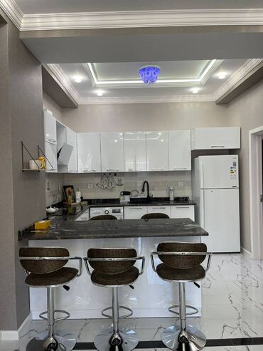 Uzunmüddətli kirayə mənzillər: İçəri şəhər metrosuna Axundov parkına yaxın 18 mertebeli binanın 8-cı — 15