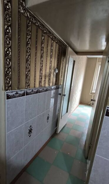 сдается 2 комнатная квартира в джале: 2 бөлмө, 43 кв. м, 104-серия, 2 кабат, Косметикалык ремонт
