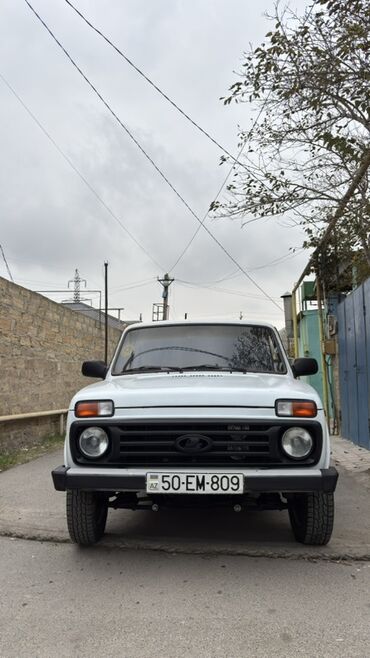 VAZ (LADA): Maşın saz vezyetdedir.heç bir problemi yoxdur zavod maşındır vuruğ — 7