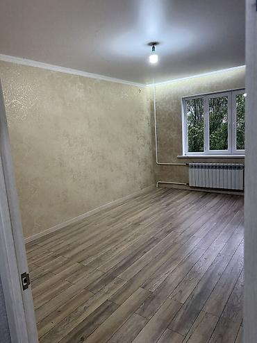 50: 8 мкр Сдается 2ком квартира Этаж: 3/9 105 серия С мебелью частично — 6